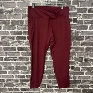 NWT Halara leggings Maroon pockets cropped